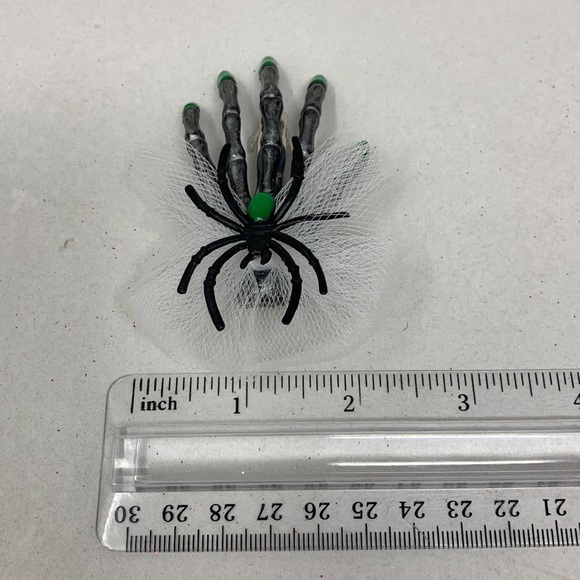 3.5” hair clip creepy hair accessory skeleton hand Day of the Dead new - Picture 11 of 16